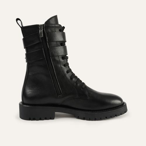  KEMER DETAYLI DERİ BOT