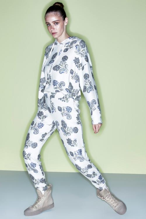  BASKILI KAPÜŞONLU SWEATSHIRT