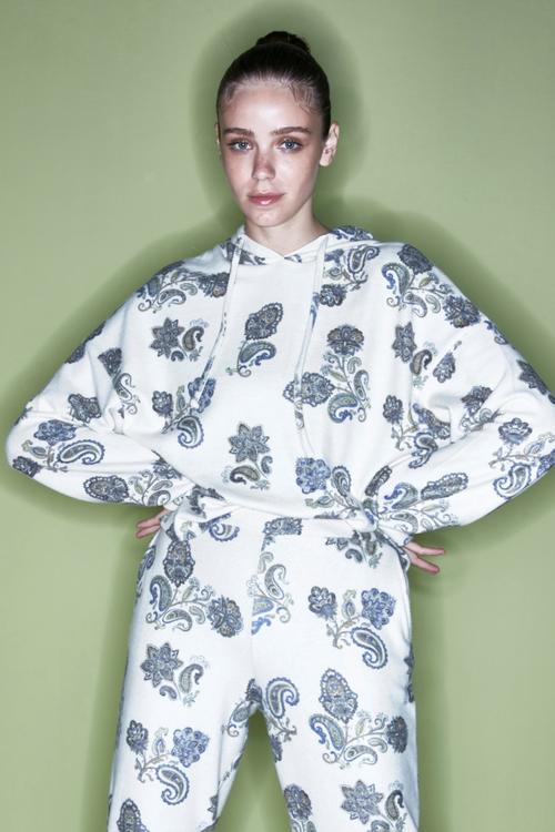  BASKILI KAPÜŞONLU SWEATSHIRT