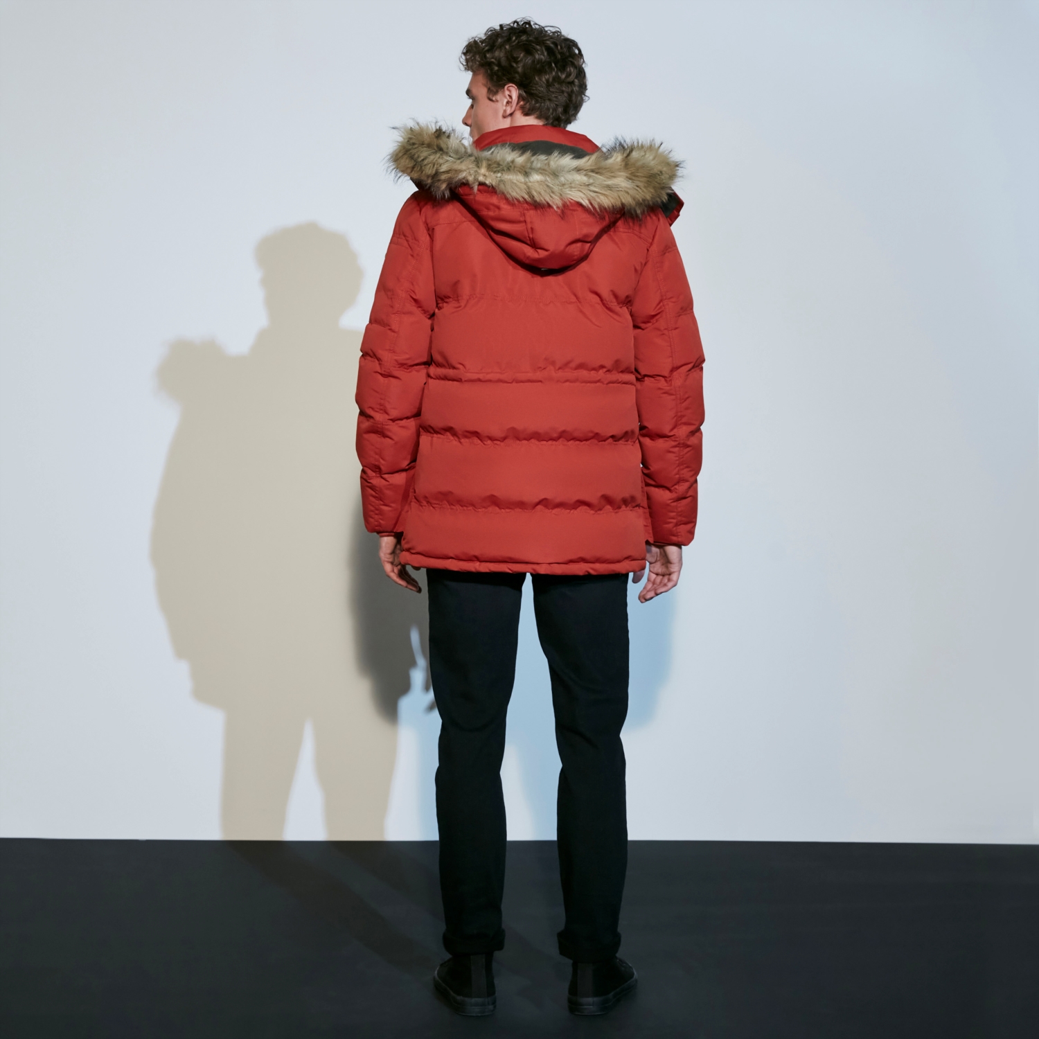 KAPÜŞONLU ŞİŞME PARKA