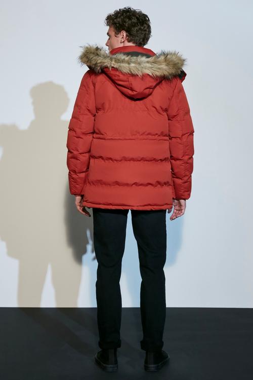  KAPÜŞONLU ŞİŞME PARKA