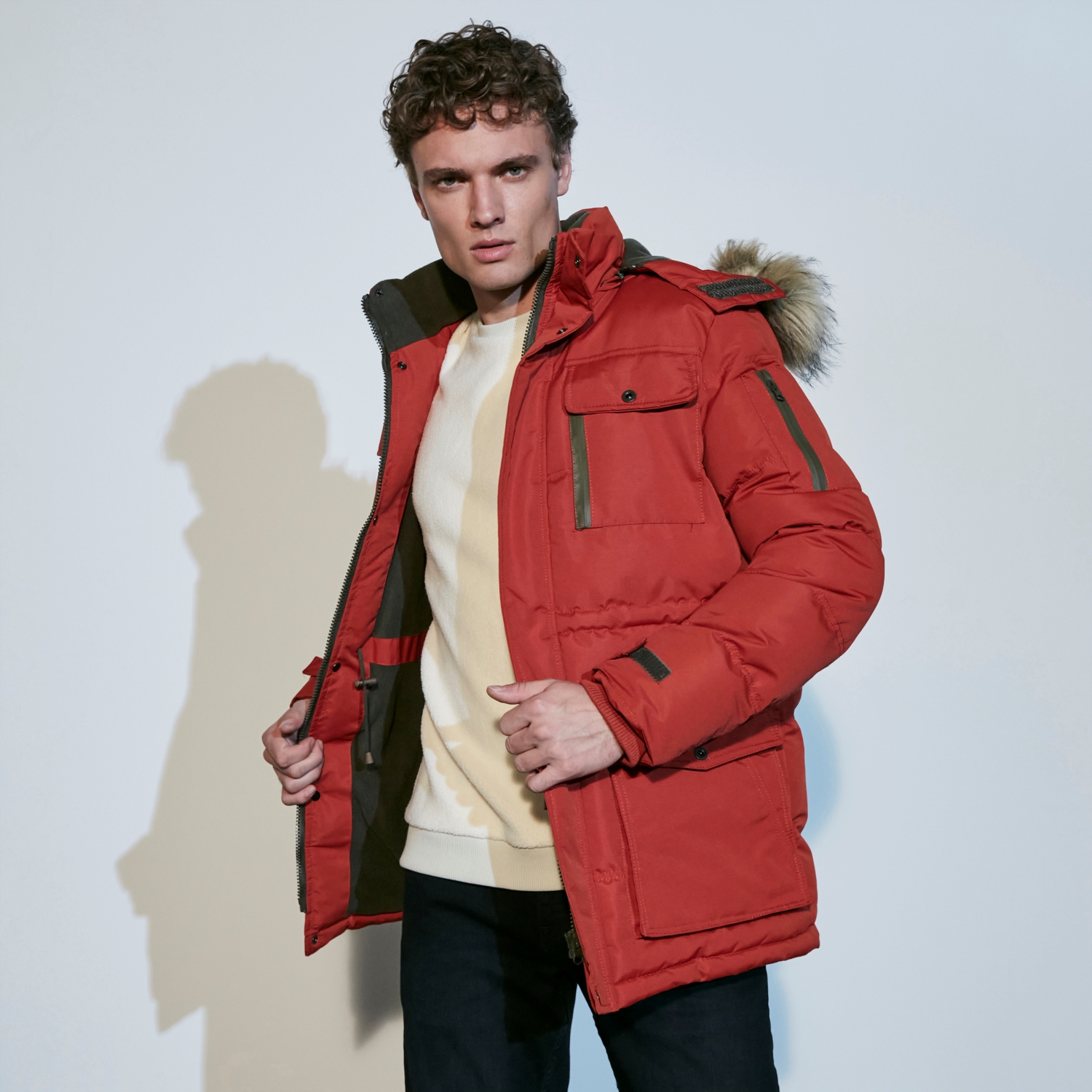 KAPÜŞONLU ŞİŞME PARKA