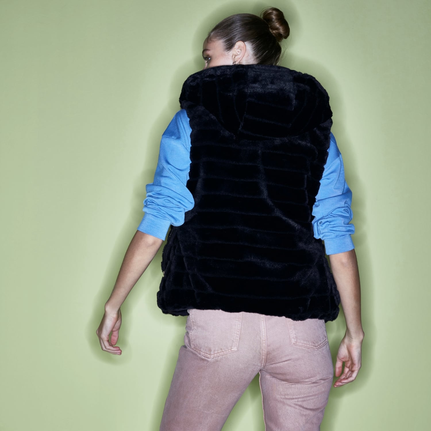 KAPÜŞONLU PELUŞ YELEK