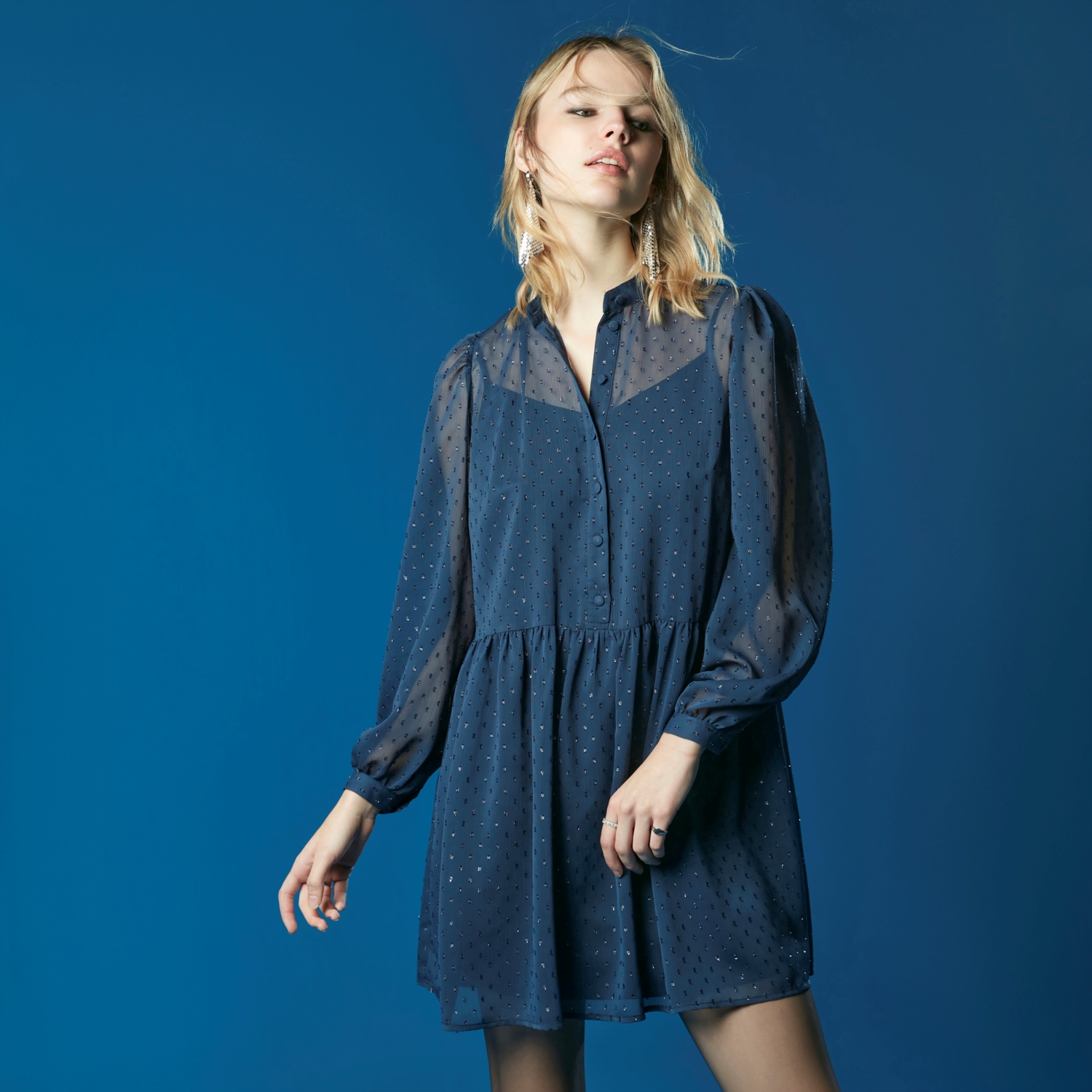 TAŞ İŞLEMELİ UZUN KOLLU MİNİ ŞİFON ELBİSE