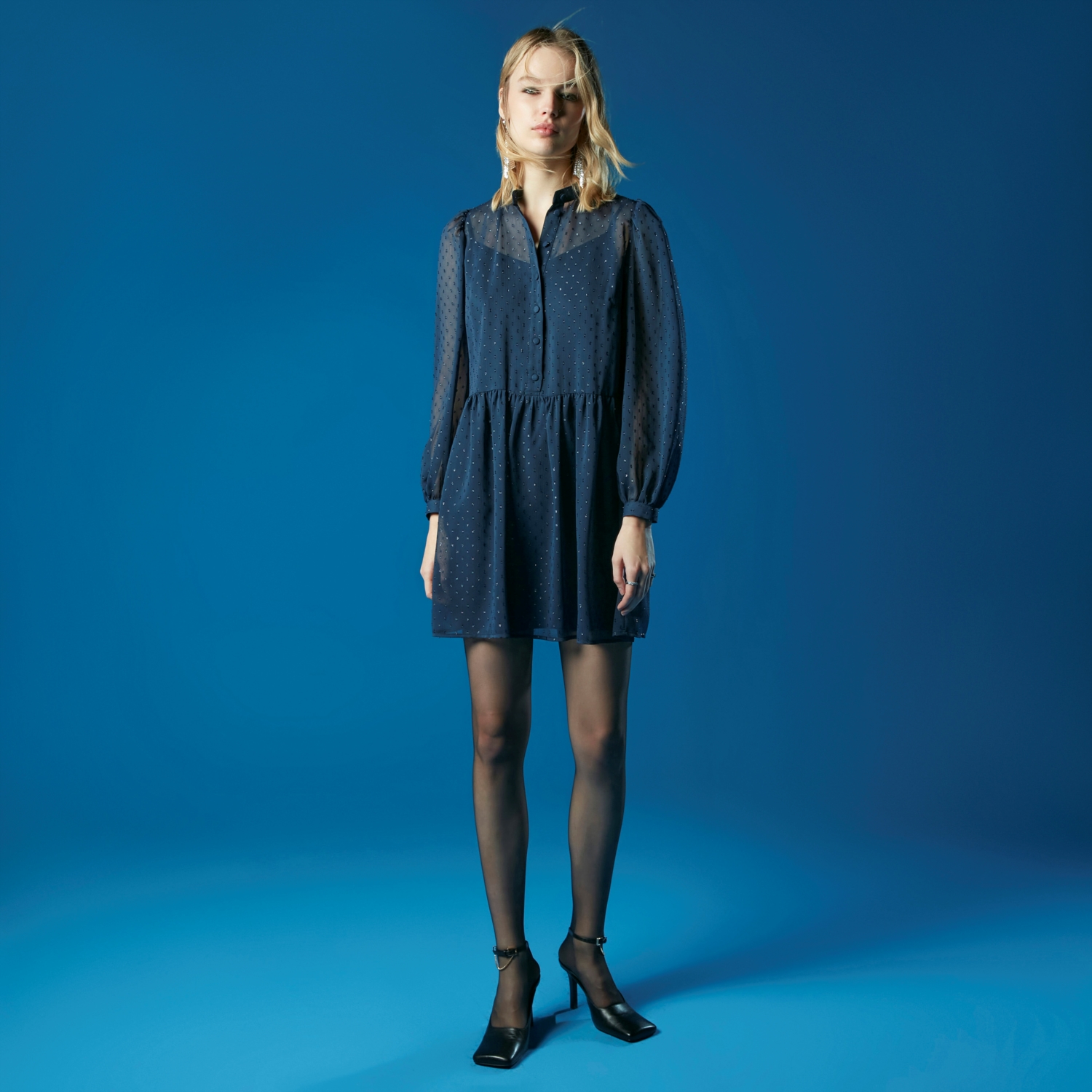 TAŞ İŞLEMELİ UZUN KOLLU MİNİ ŞİFON ELBİSE