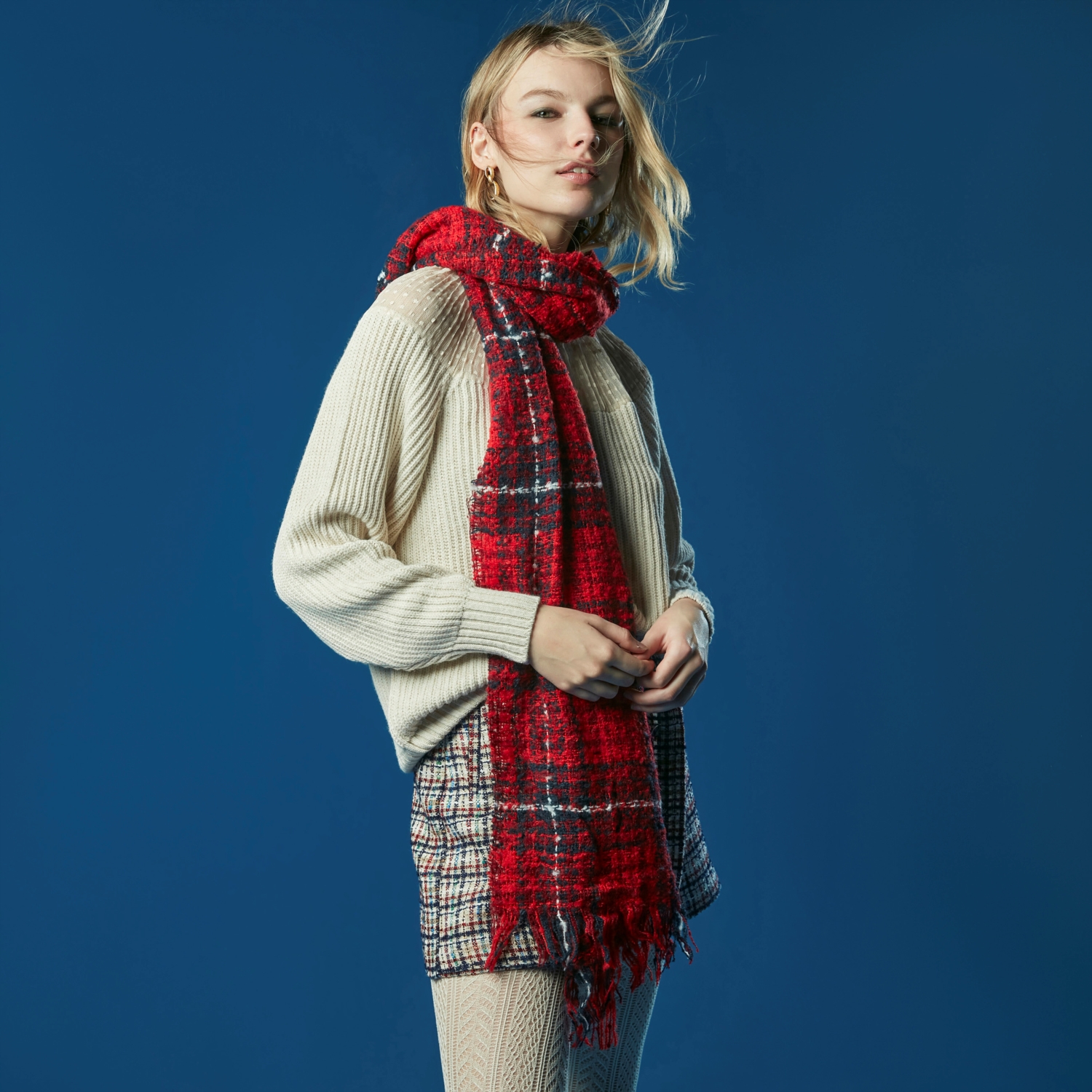 TÜL DETAYLI TRİKO KAZAK