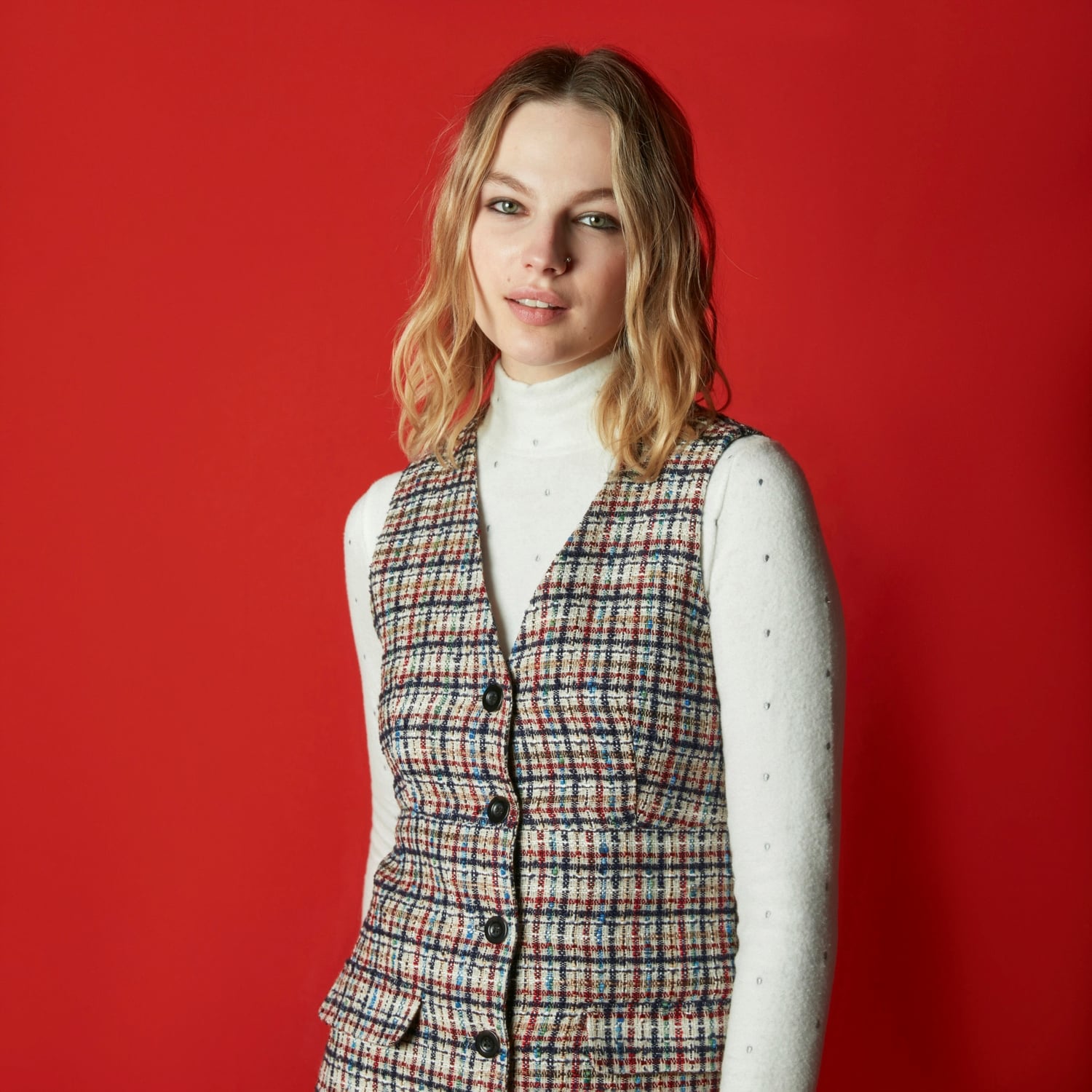 EKOSELİ KOLSUZ V YAKA MİNİ JİLE ELBİSE