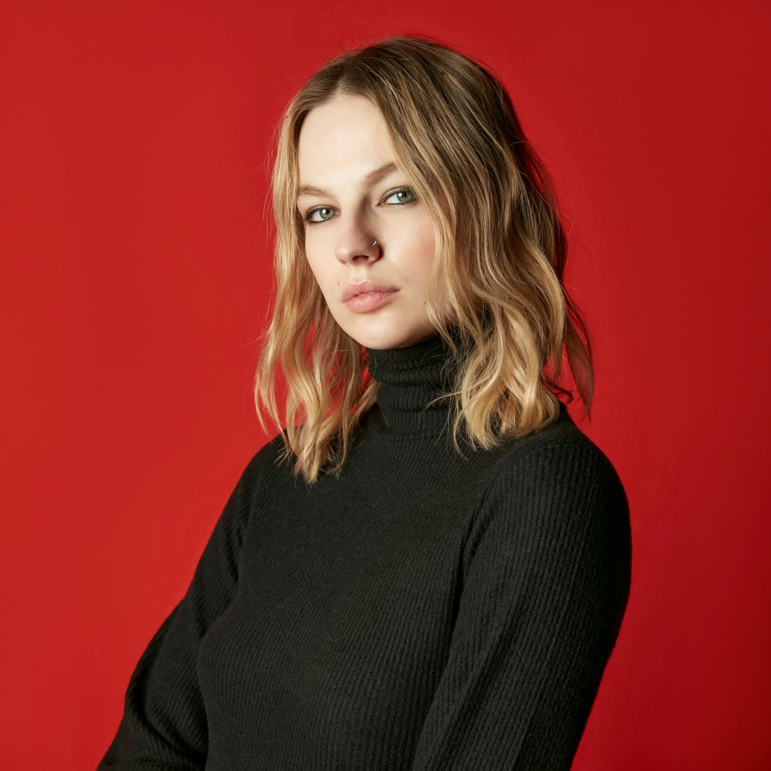 UZUN KOLLU DİK YAKA YIRTMAÇLI TRİKO UZUN ELBİSE