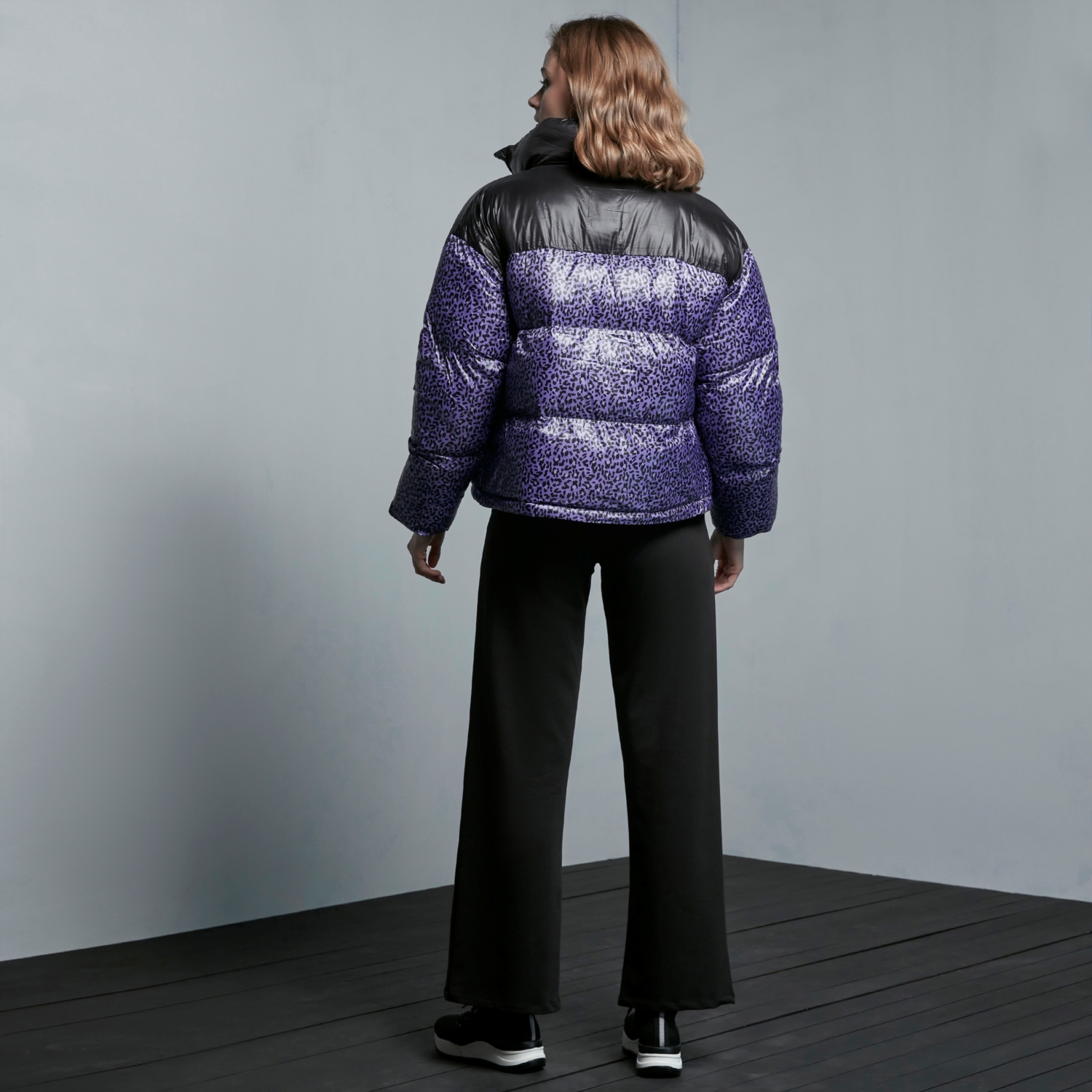 DİK YAKA LEOPAR DESENLİ PUFFER ŞİŞME MONT