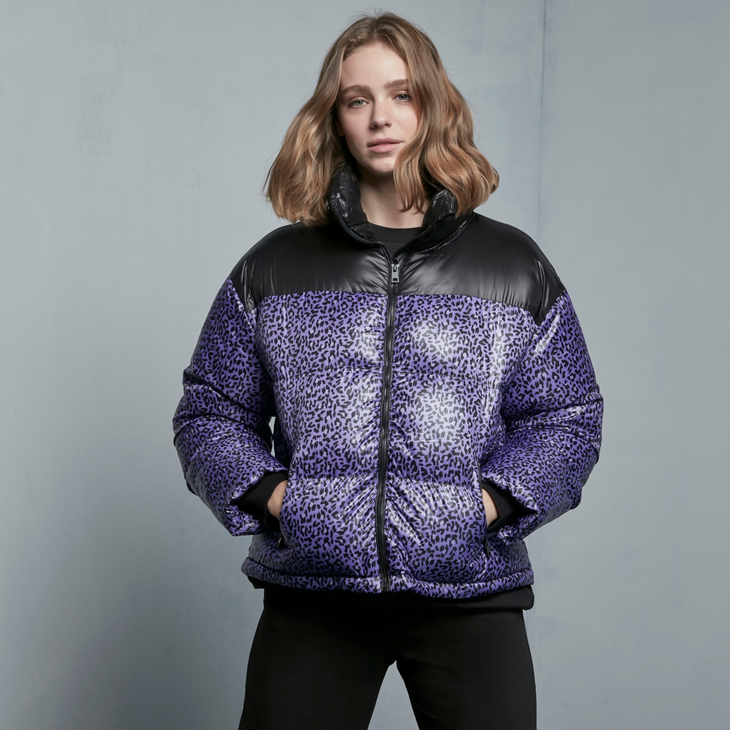 DİK YAKA LEOPAR DESENLİ PUFFER ŞİŞME MONT