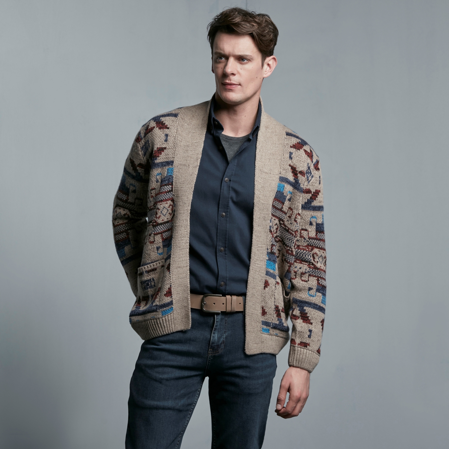 ŞAL YAKA DESENLİ TRİKO HIRKA