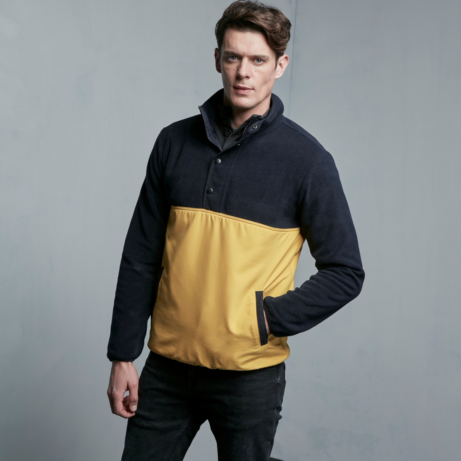 DİK YAKA POLAR SWEATSHIRT