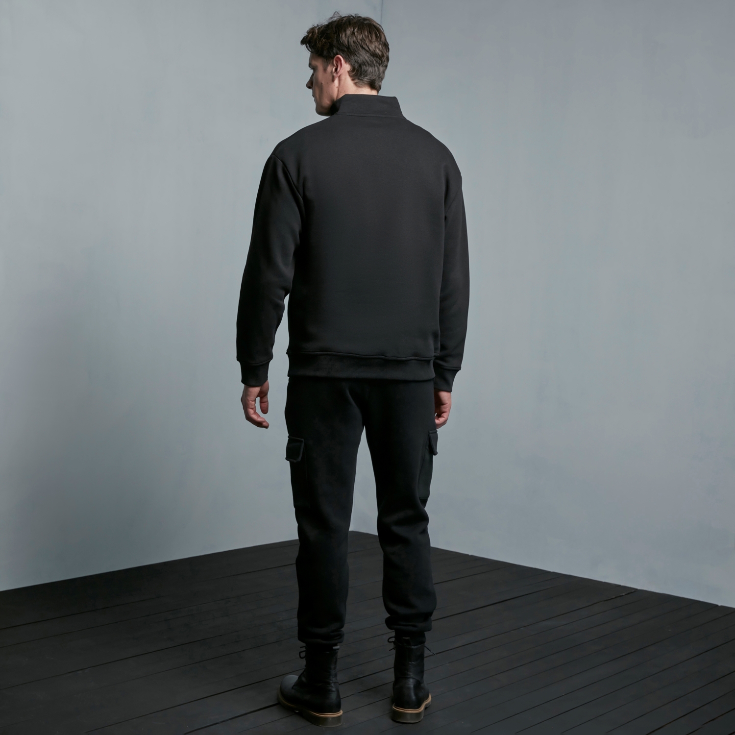 FERMUARLI DİK YAKA SWEATSHIRT