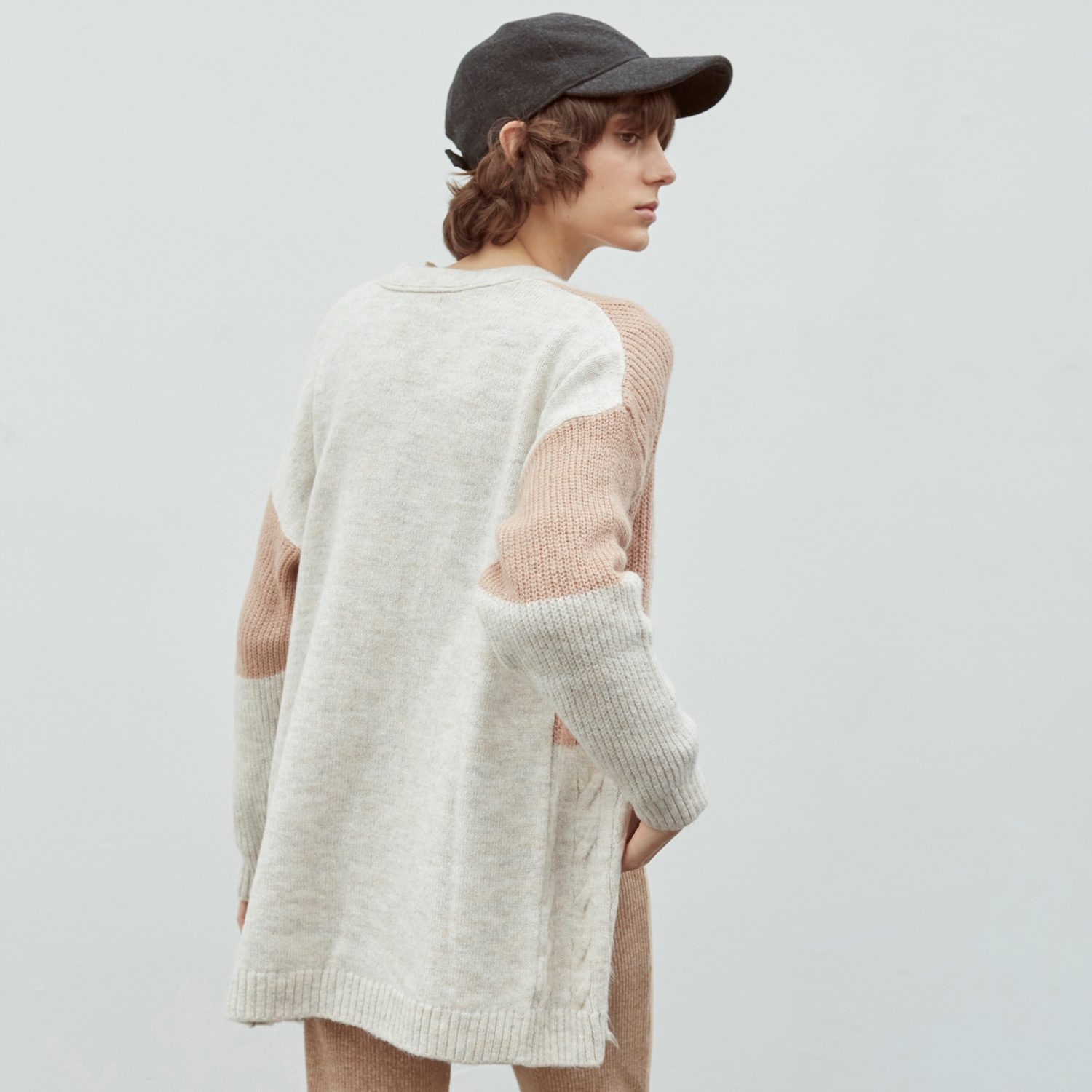 SAÇ ÖRGÜLÜ MİDİ TRİKO HIRKA