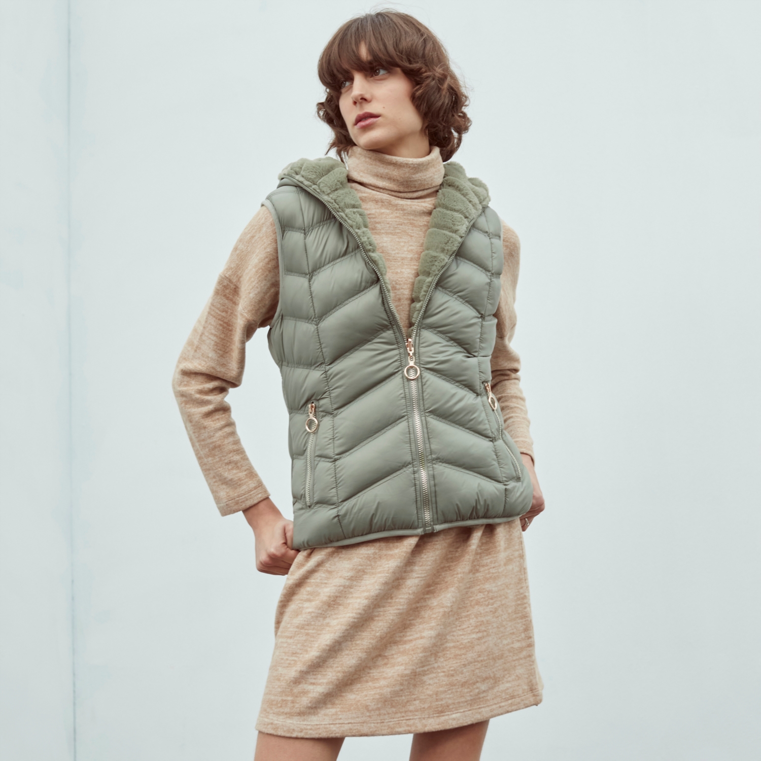 KAPÜŞONLU PELUŞ YELEK