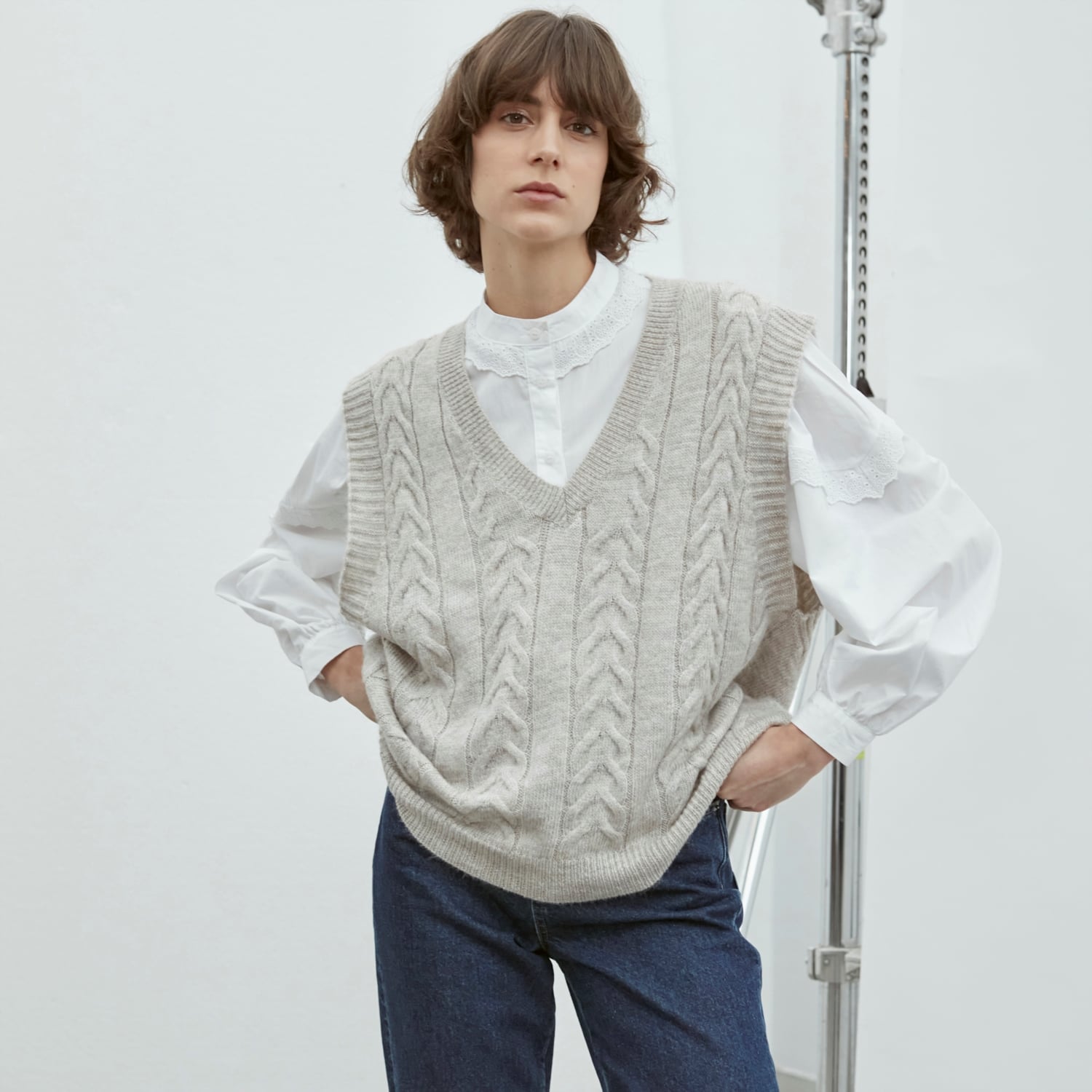 SAÇ ÖRGÜLÜ V YAKA SÜVETER