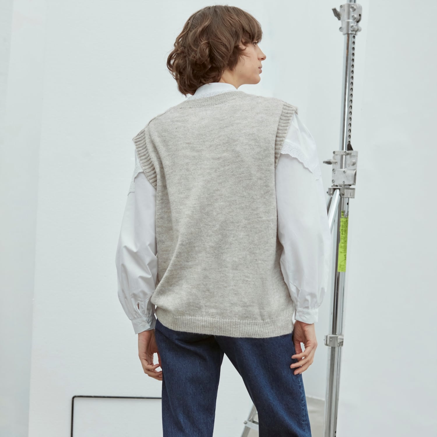 SAÇ ÖRGÜLÜ V YAKA SÜVETER