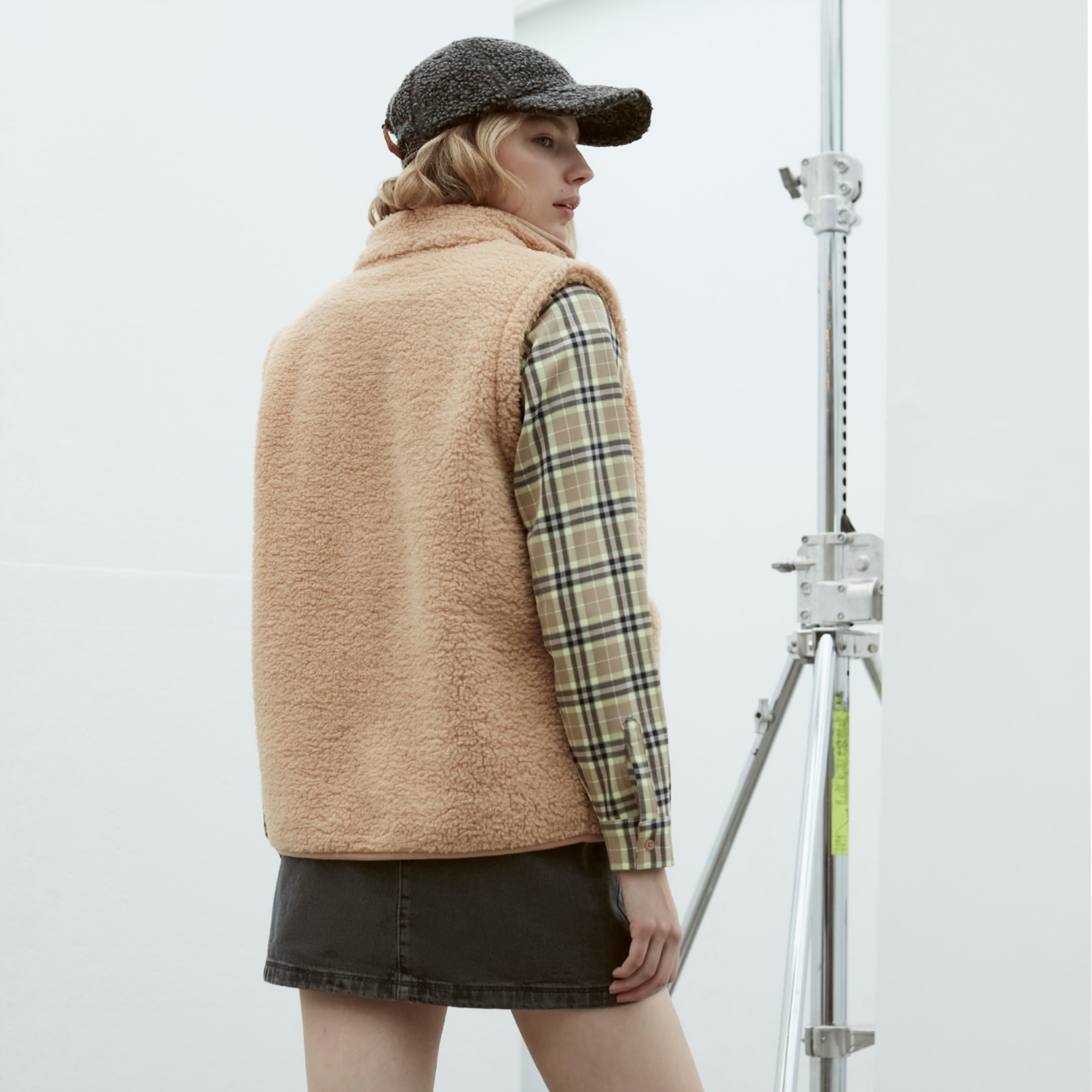 FERMUARLI PELUŞ YELEK