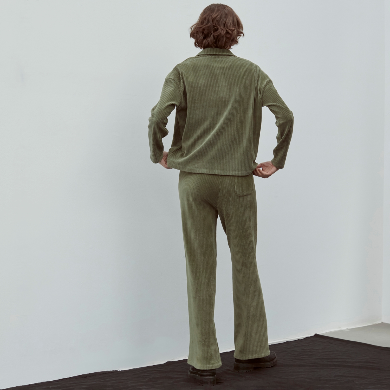 BELİ LASTİKLİ KADİFE PANTOLON