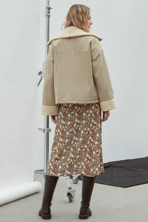  PELÜŞ DETAYLI MONT CEKET