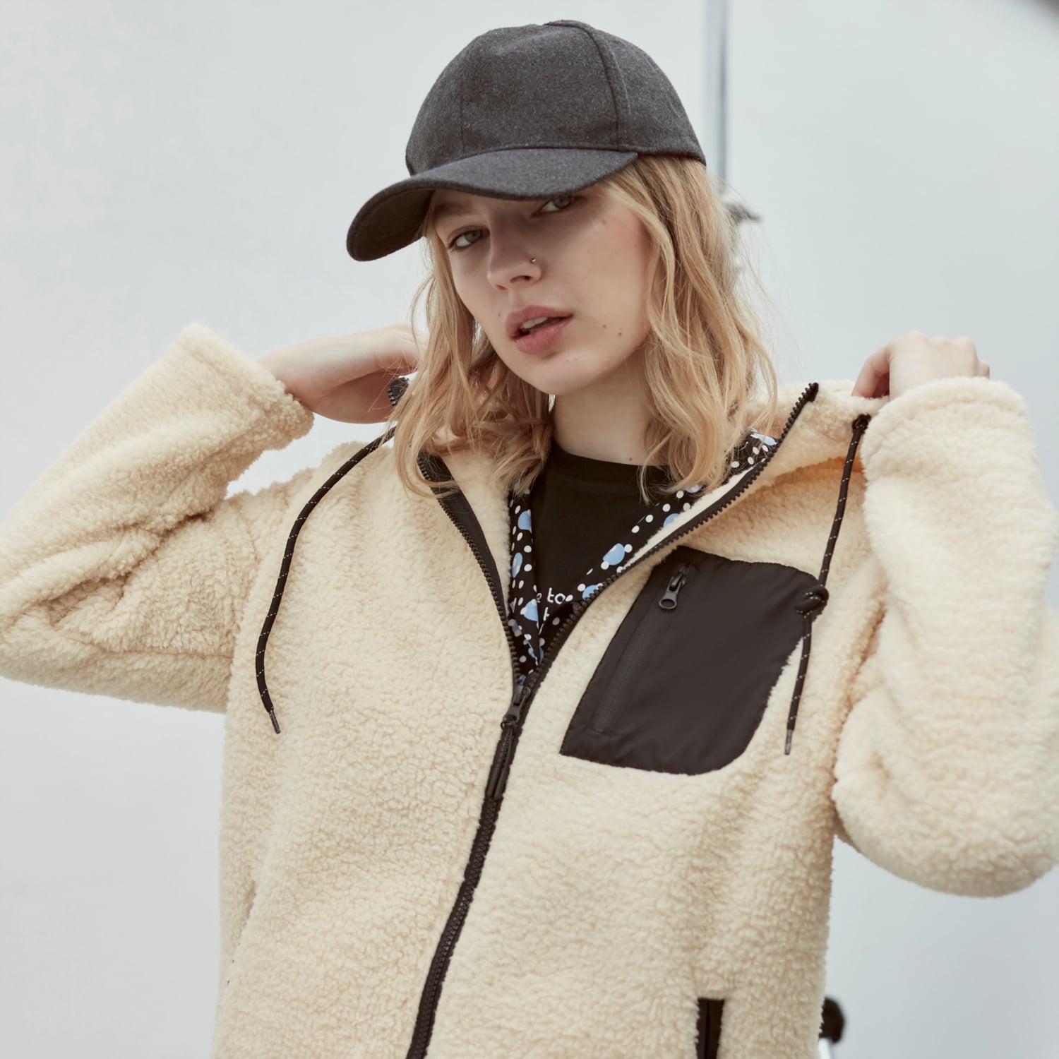 PELUŞ FERMUARLI HIRKA