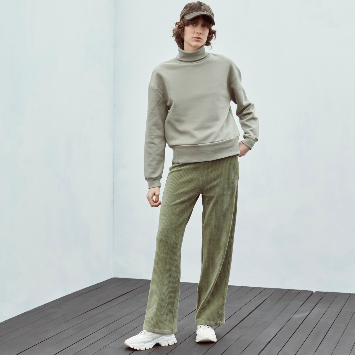 BALIKÇI YAKA SWEATSHIRT