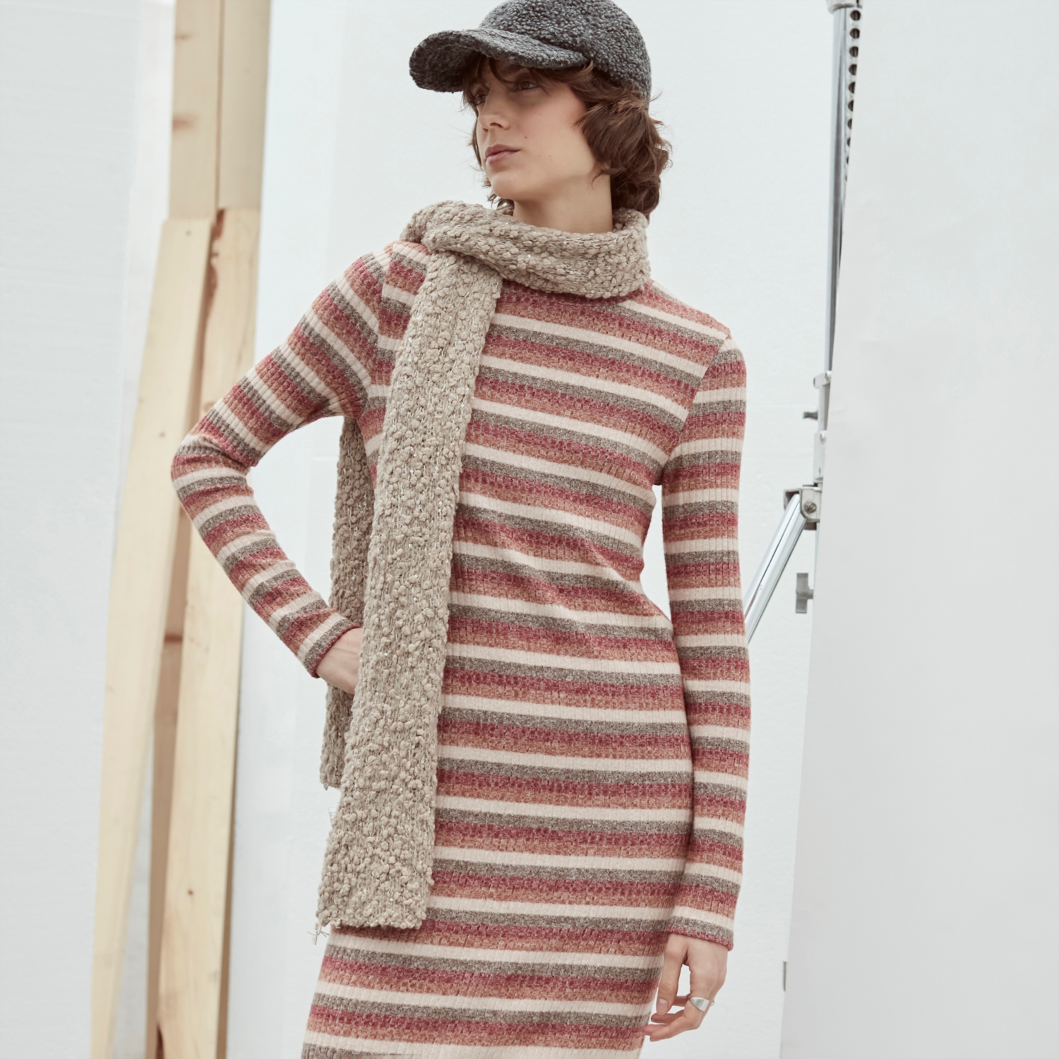 ÇİZGİLİ UZUN KOLLU TRİKO KALEM ELBİSE