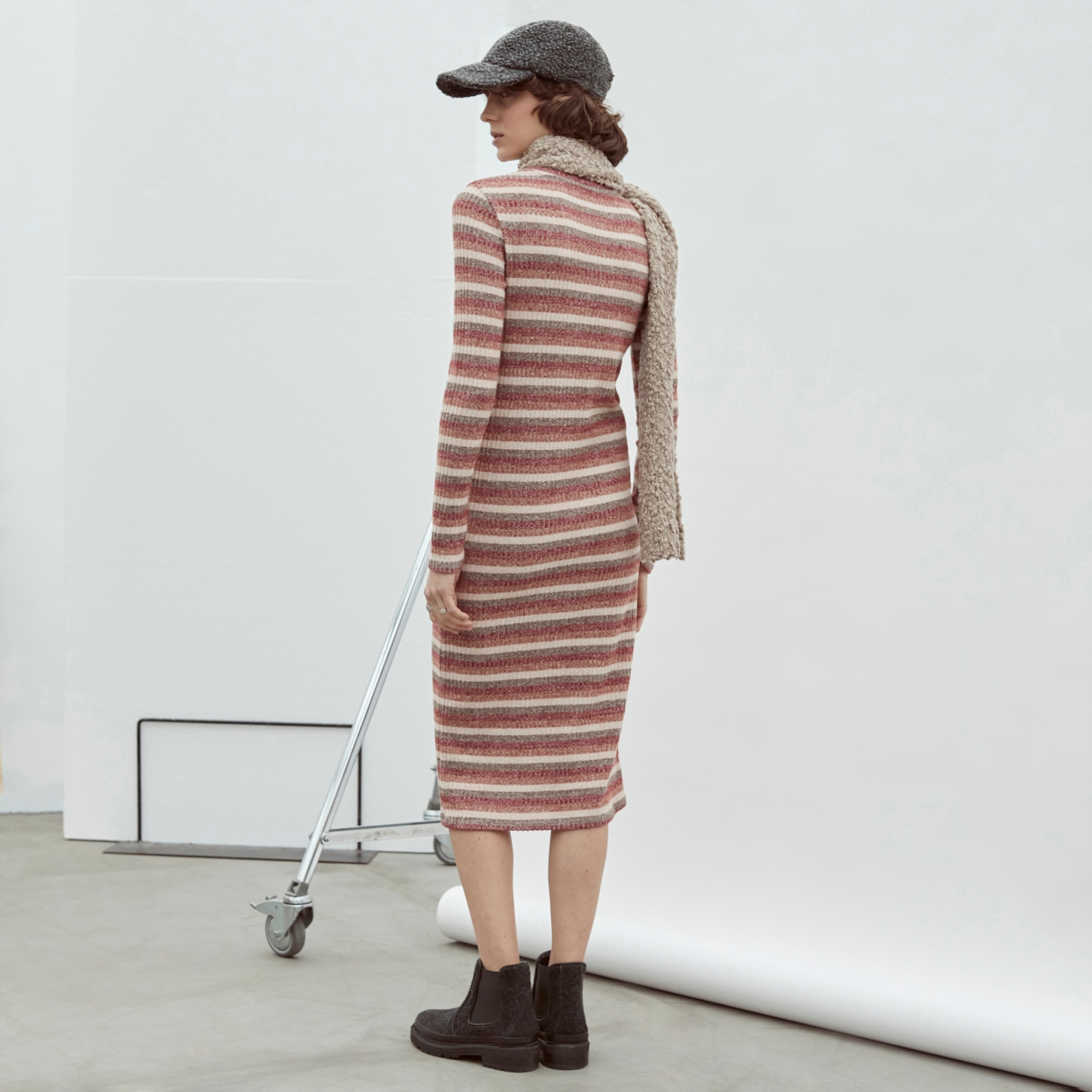 ÇİZGİLİ UZUN KOLLU TRİKO KALEM ELBİSE