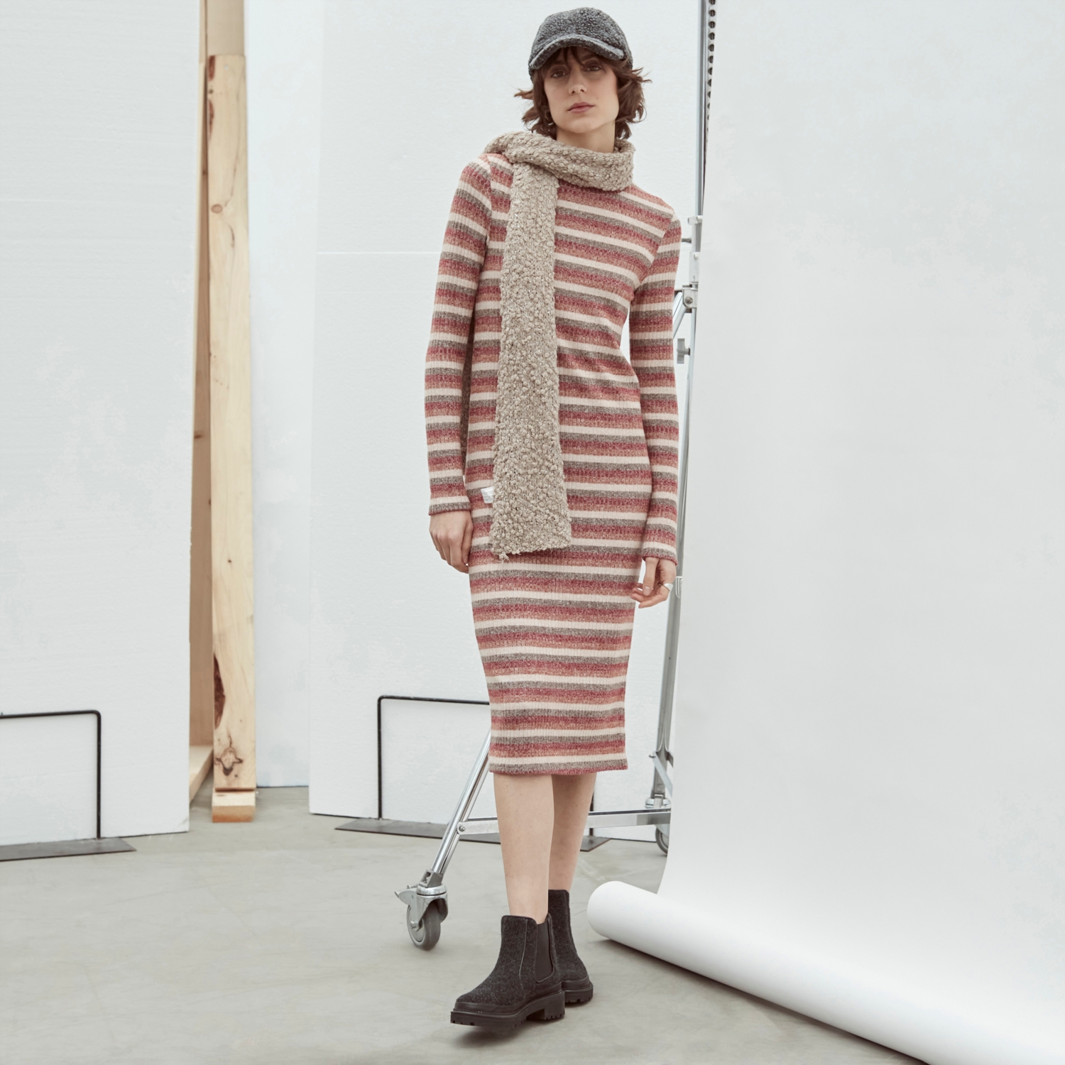 ÇİZGİLİ UZUN KOLLU TRİKO KALEM ELBİSE