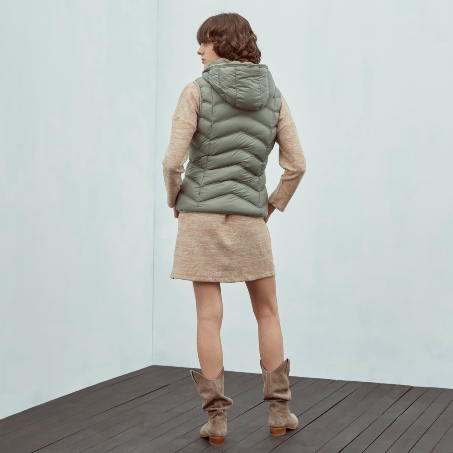 KAPÜŞONLU PELUŞ YELEK