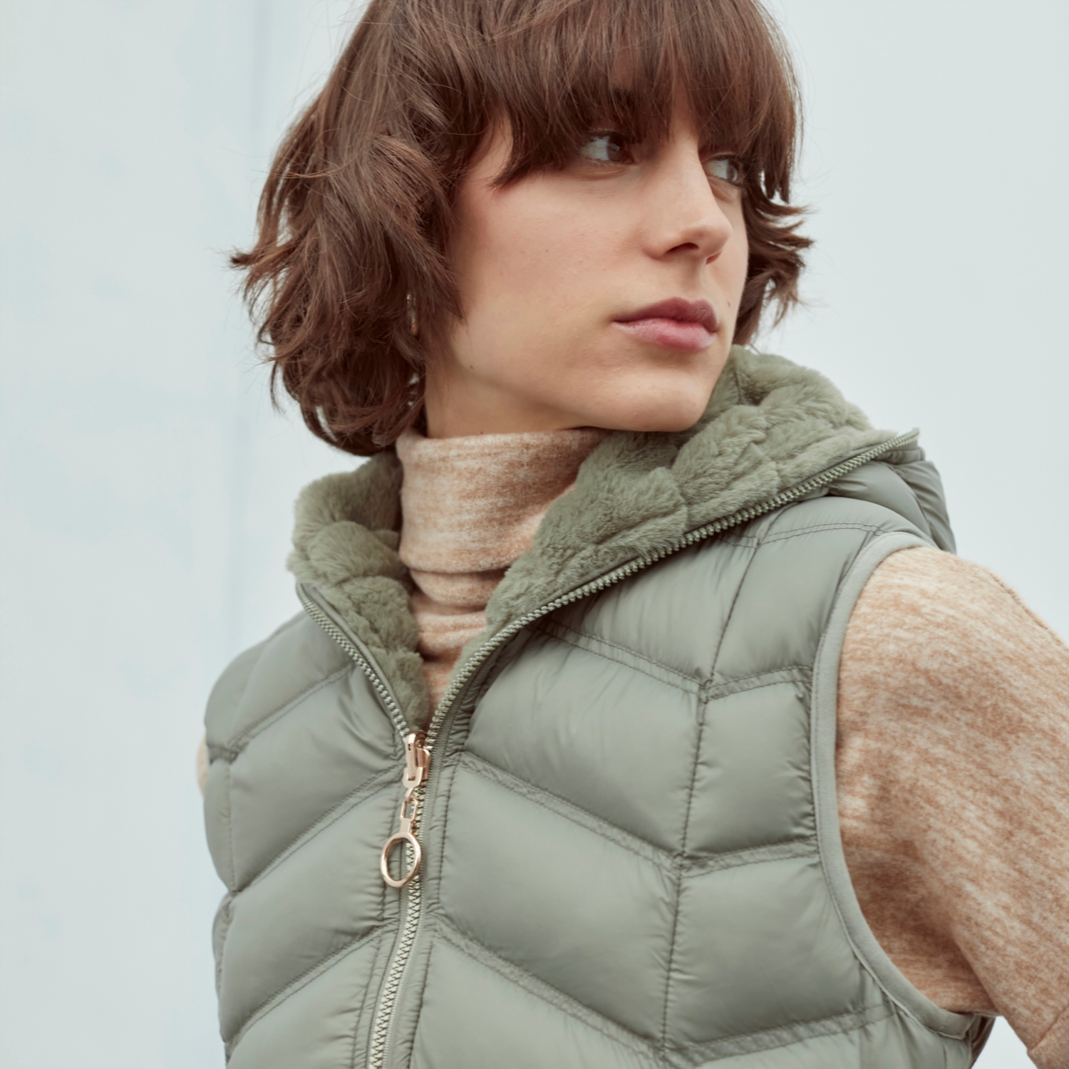 KAPÜŞONLU PELUŞ YELEK