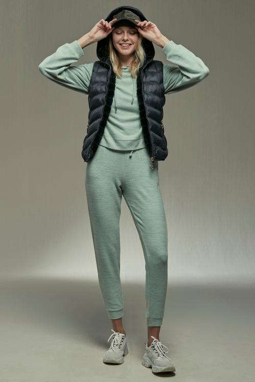  KAPÜŞONLU PELUŞ YELEK