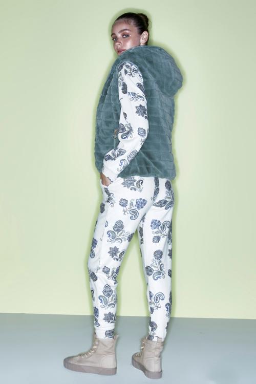  KAPÜŞONLU PELUŞ YELEK