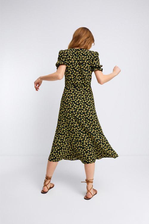  ÇİÇEK DESENLİ YIRTMAÇLI MİDİ ELBİSE