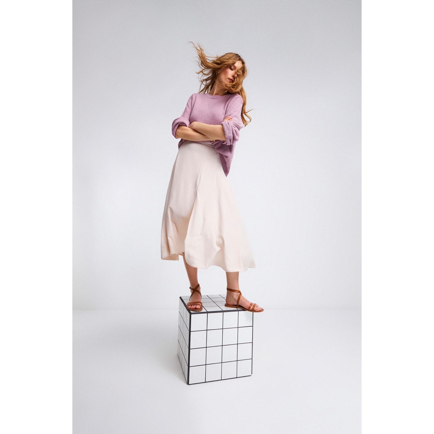 A KESİM YIRTMAÇLI MİDİ KLOŞ ETEK