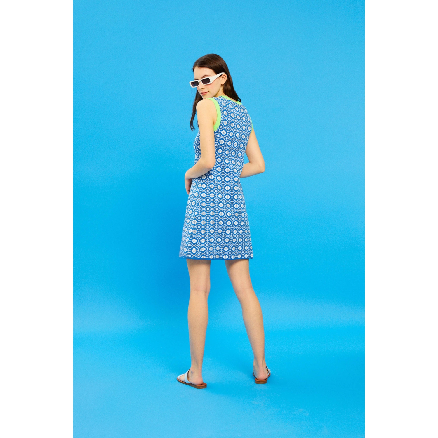 JAKARLI KOLSUZ MİNİ TRİKO ELBİSE