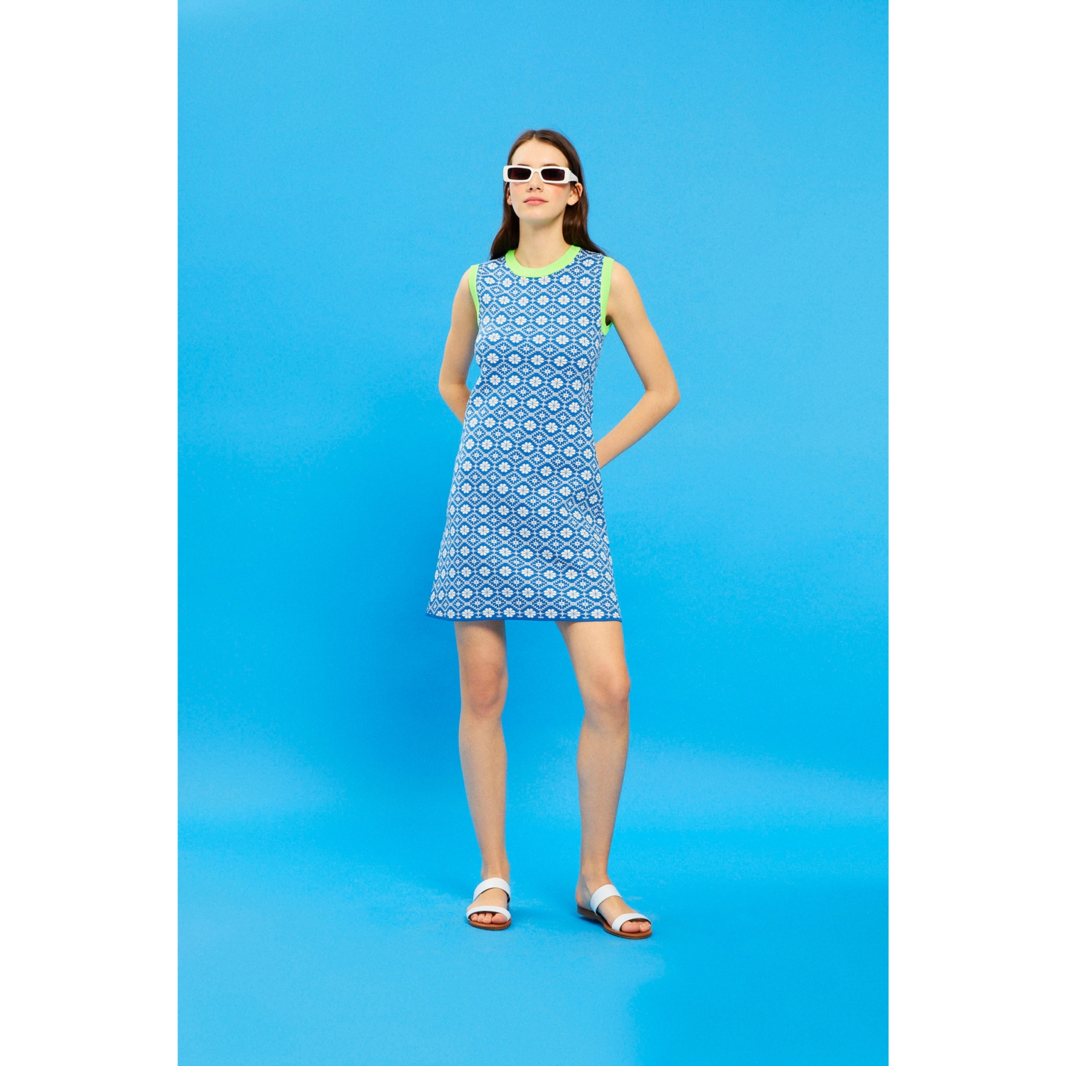 JAKARLI KOLSUZ MİNİ TRİKO ELBİSE