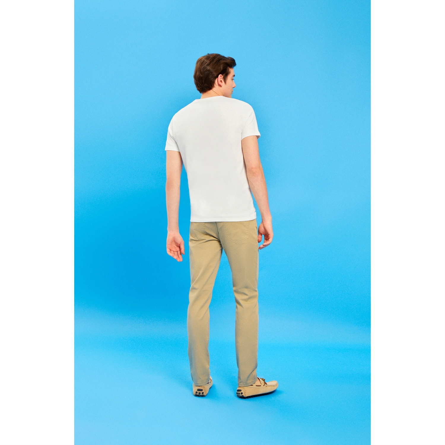 V YAKA BASIC T-SHIRT