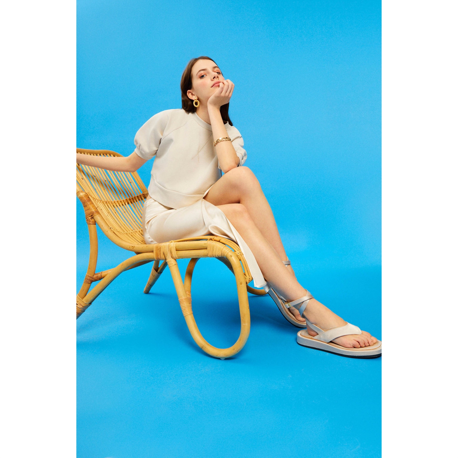 ÖNÜ YIRTMAÇLI MİDİ VİSKON ETEK