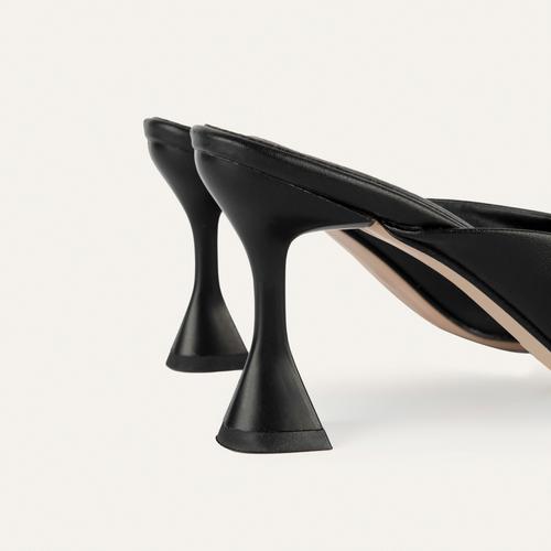  KALIN BANTLI TOPUKLU DERİ TERLİK