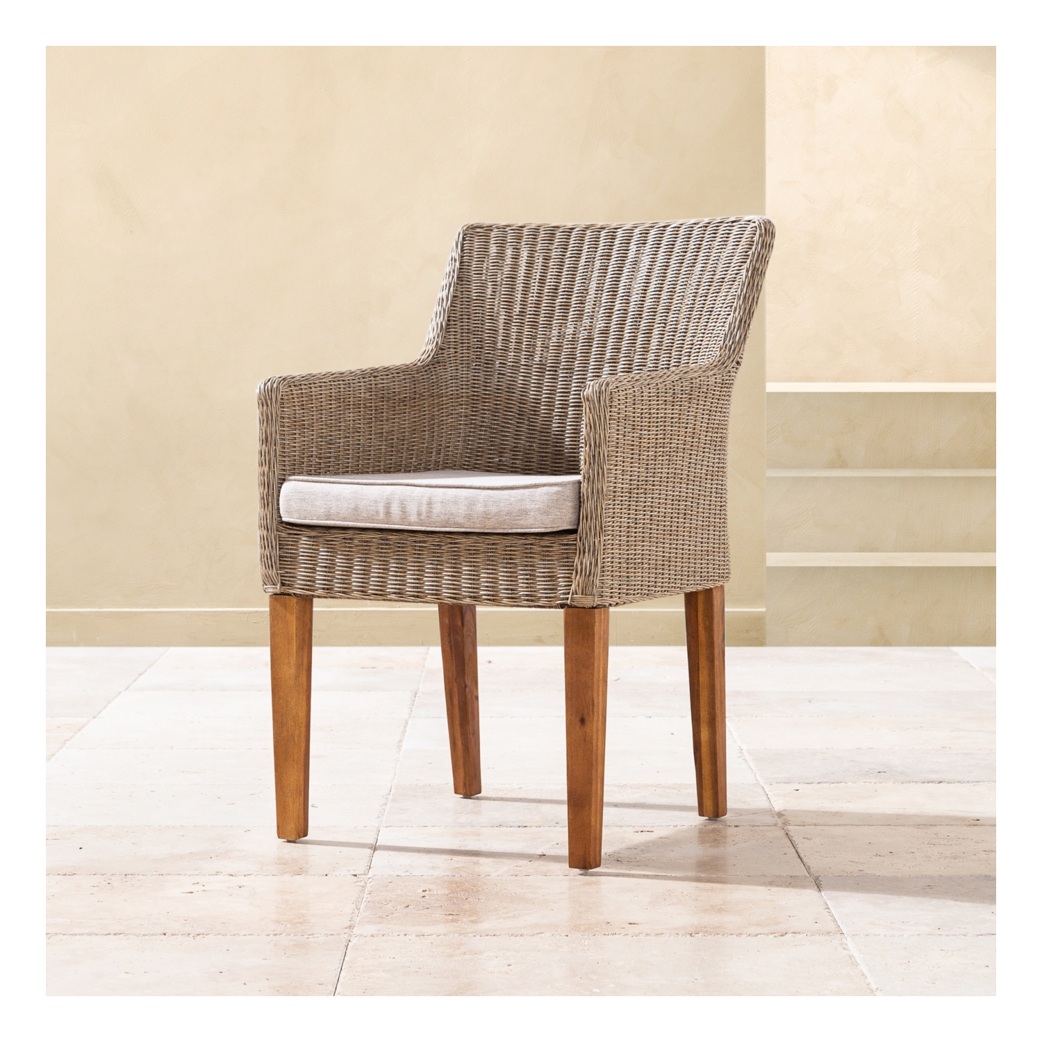 FINN KOLÇAKLI SANDALYE EKRU