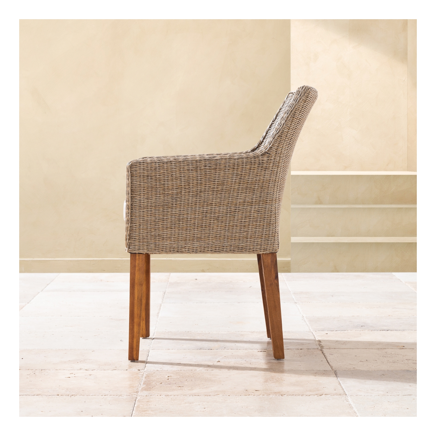 FINN KOLÇAKLI SANDALYE EKRU