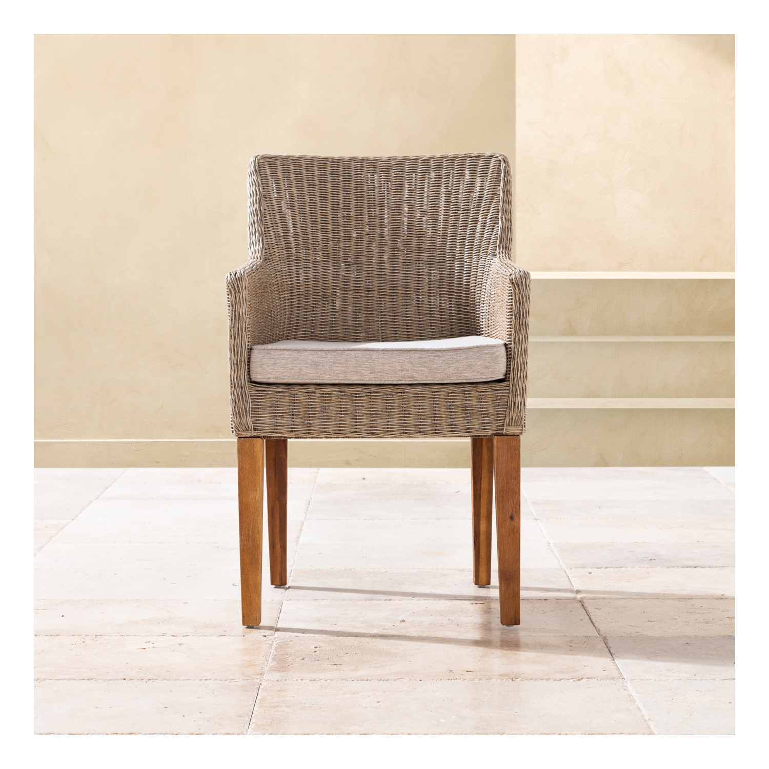 FINN KOLÇAKLI SANDALYE EKRU