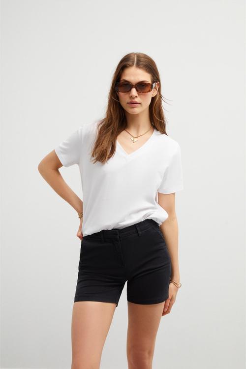  V YAKA KISA KOL BASIC T-SHIRT