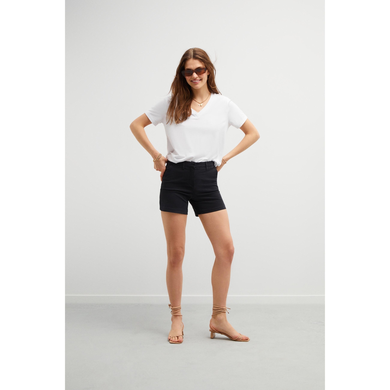 V YAKA KISA KOL BASIC T-SHIRT