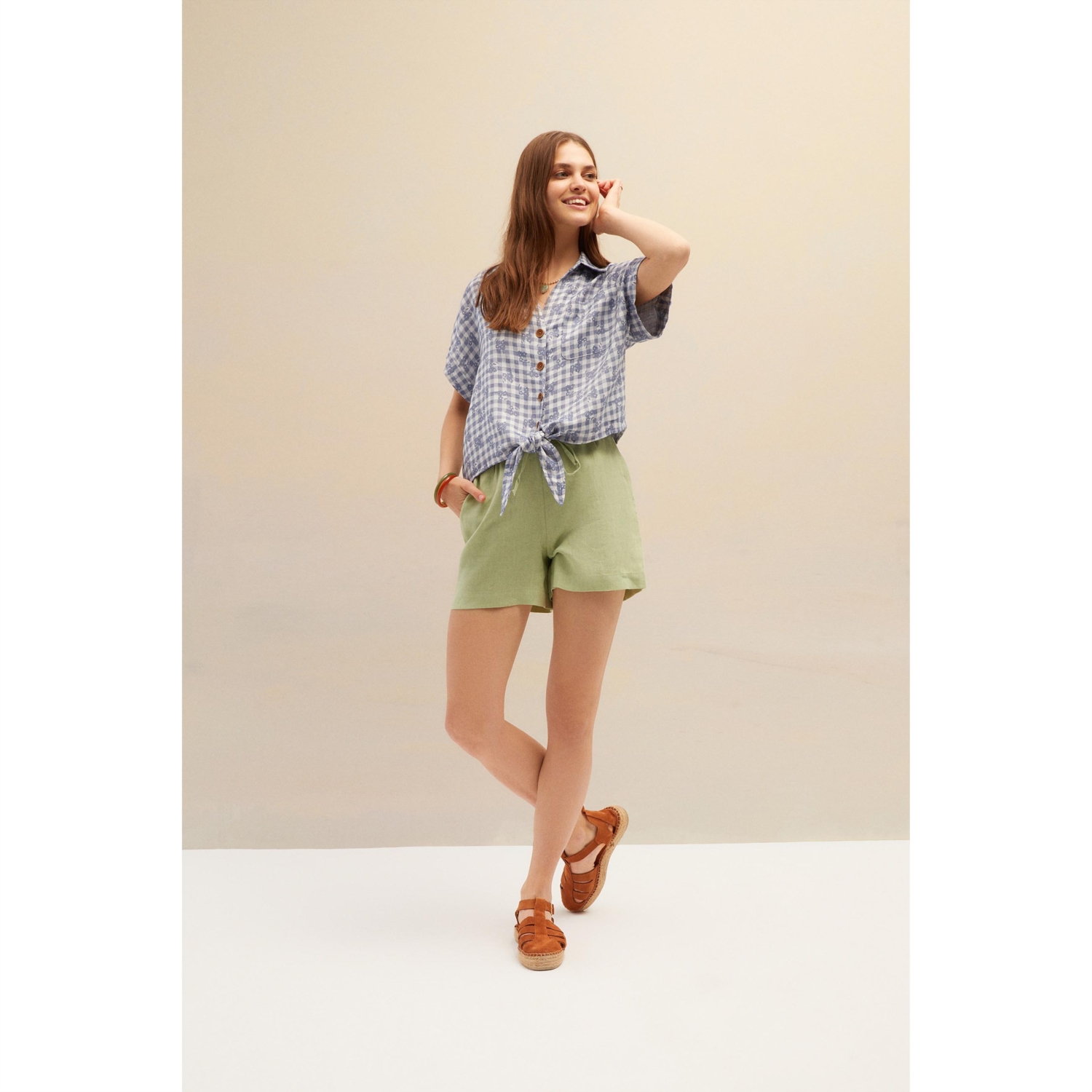 BELİ BAĞLAMALI DESENLİ GÖMLEK