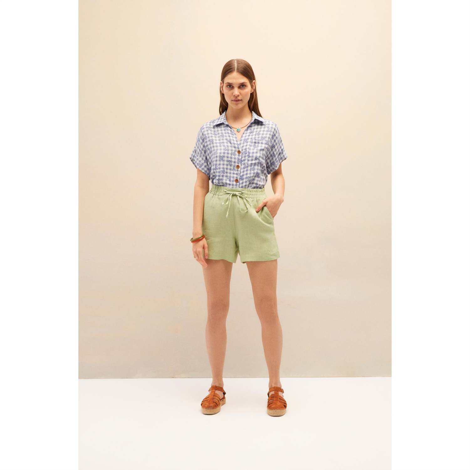 BELİ BAĞLAMALI DESENLİ GÖMLEK