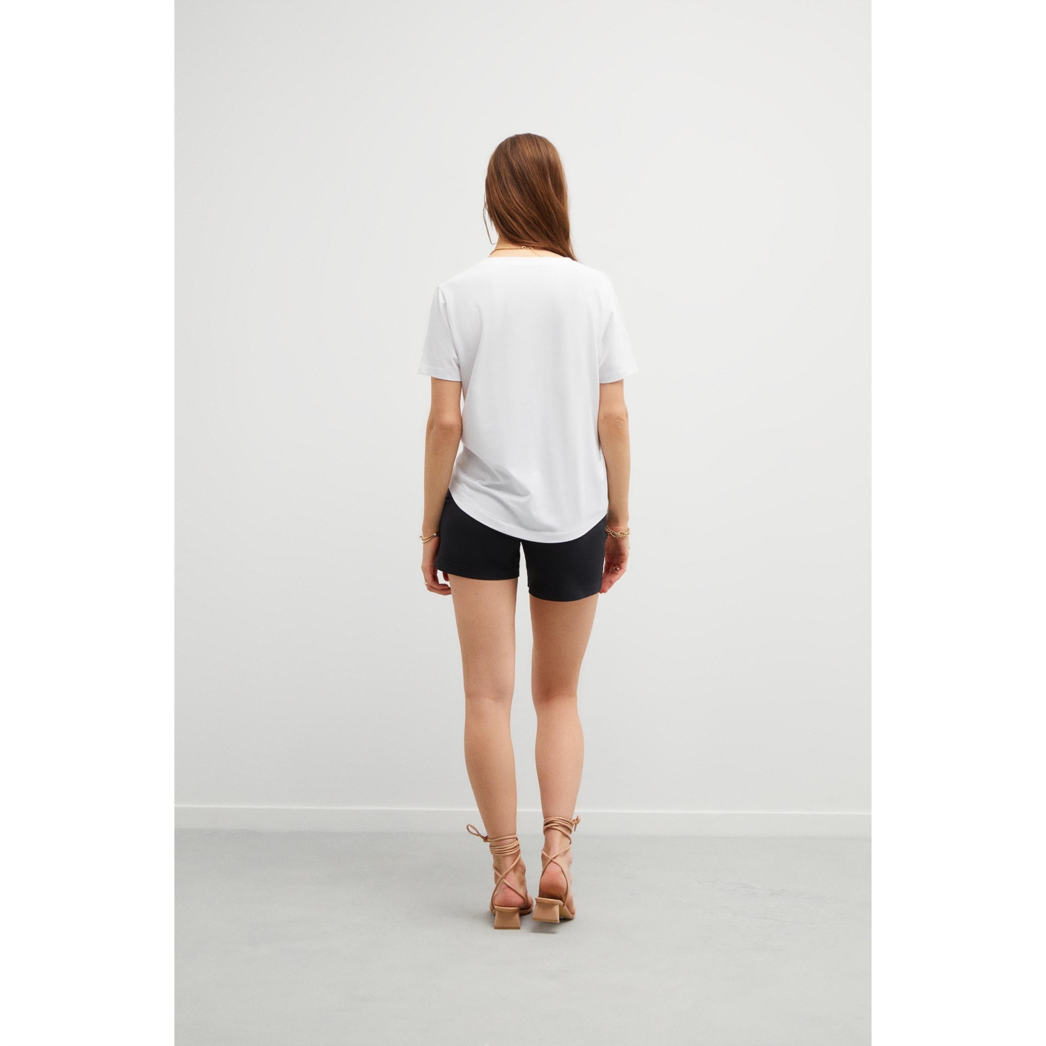 V YAKA KISA KOL BASIC T-SHIRT