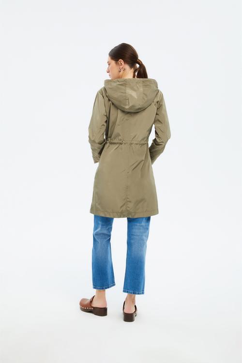  KAPÜŞONLU UZUN YAĞMURLUK