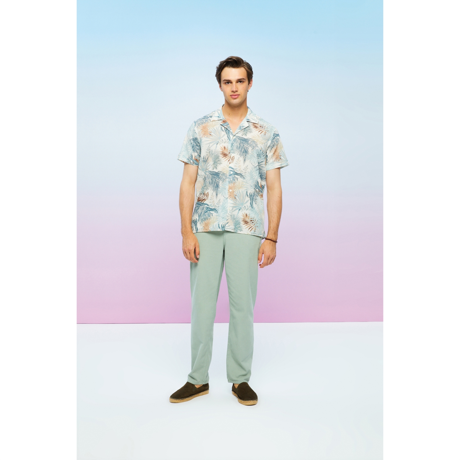 EGZOTİK DESENLİ KISA KOLLU REGULAR FIT GÖMLEK